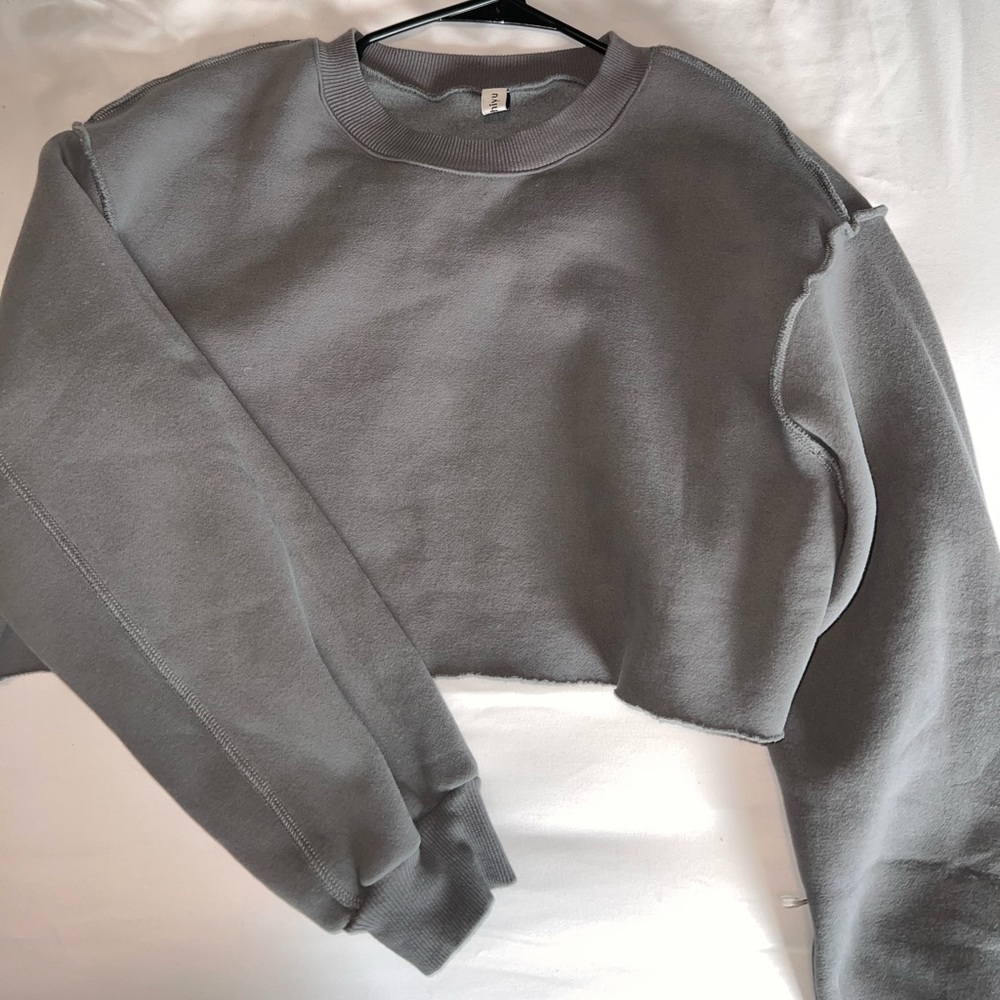 Cropped gray crew neck, SIZE M